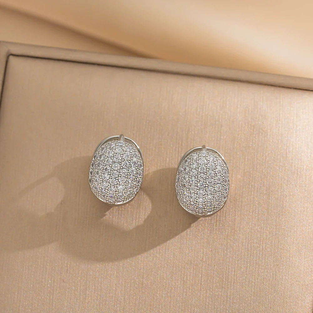Round Stud Earrings Copper Microinlaid Zircon Electroplating Heart Shape Light Luxury Retro Minimalist Women's - Image 3