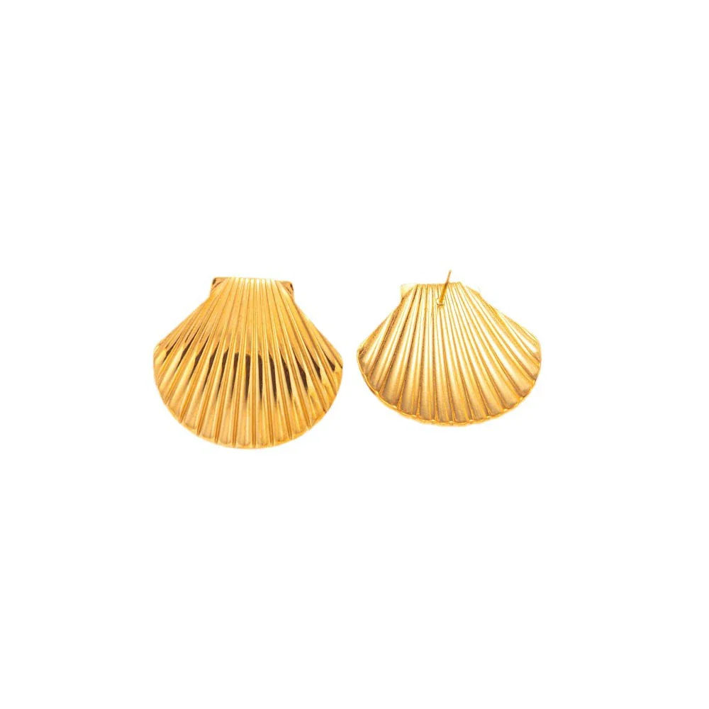 Shell Shape Stainless Steel Goldplated Fashion Women's Earrings - Image 5