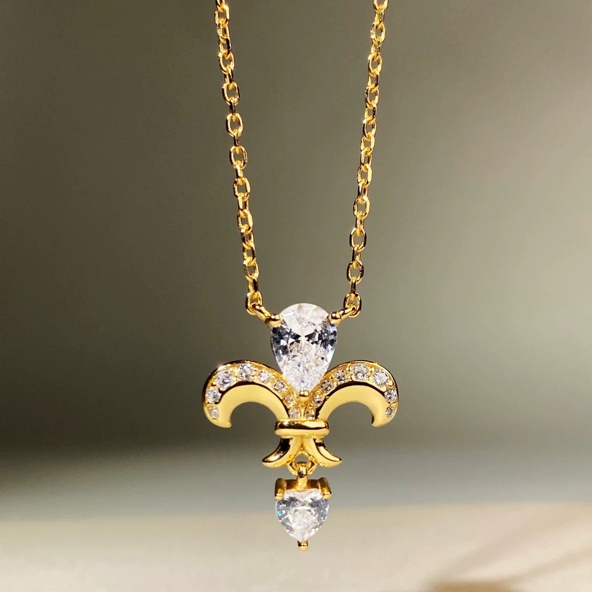 Silver 925 Silver Plated 18K Gold Geometric Fashion Retro Women's Necklace With O Word Chain Set With Diamonds - Image 4