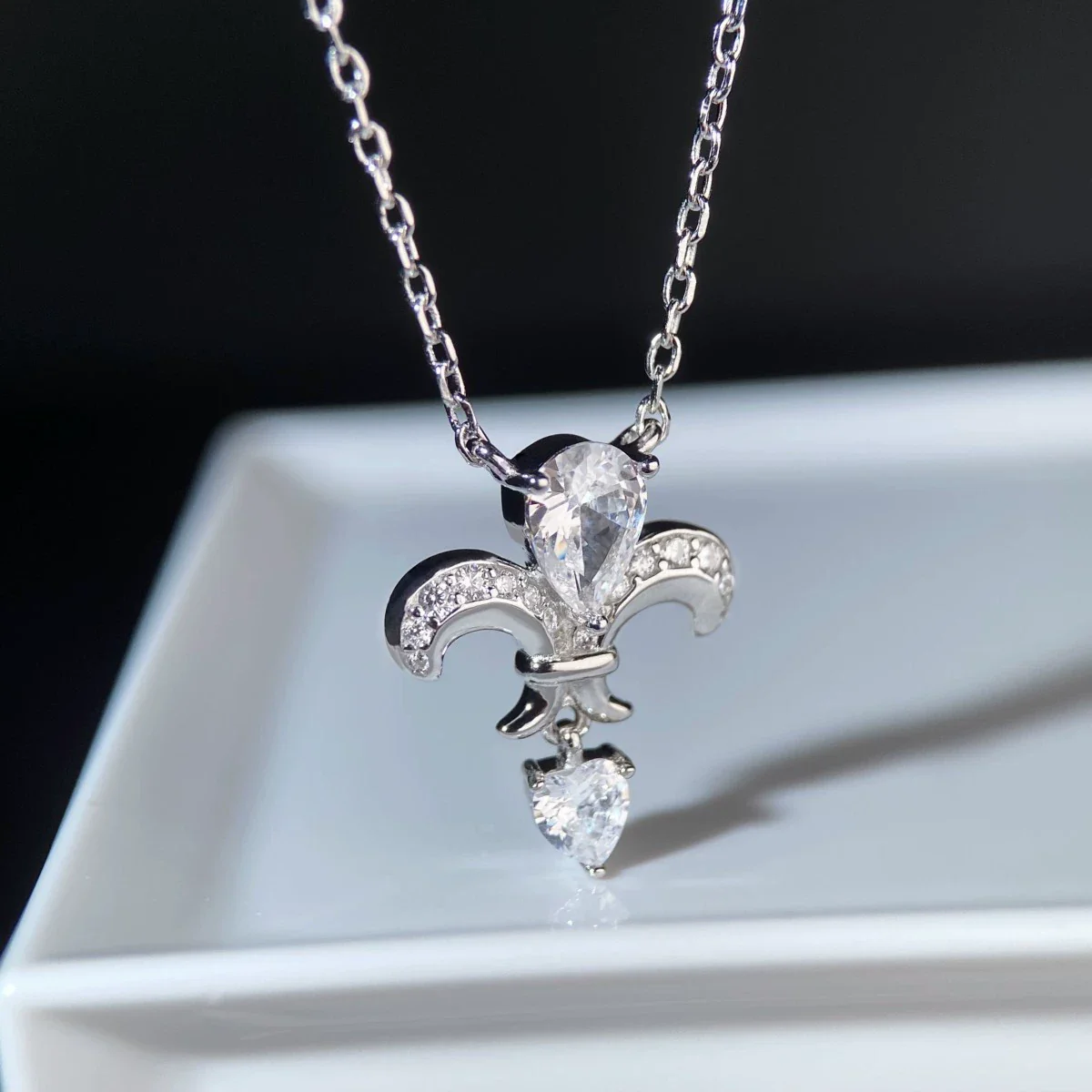 Silver 925 Silver Plated 18K Gold Geometric Fashion Retro Women's Necklace With O Word Chain Set With Diamonds - Image 5
