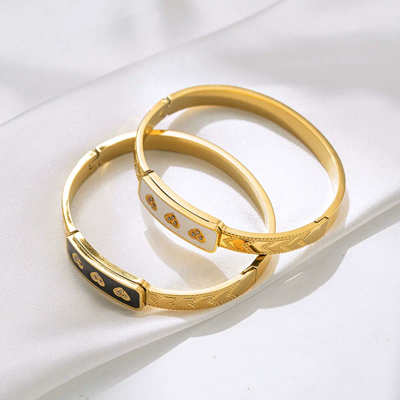 Simple Fashion Drop Oil Love Titanium Steel Polished Bracelet For Female - Image 2