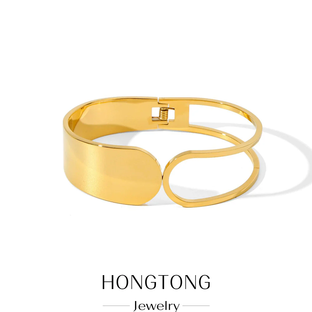Simple Geometric Stainless Steel Bracelet With Electroplated Buckle
