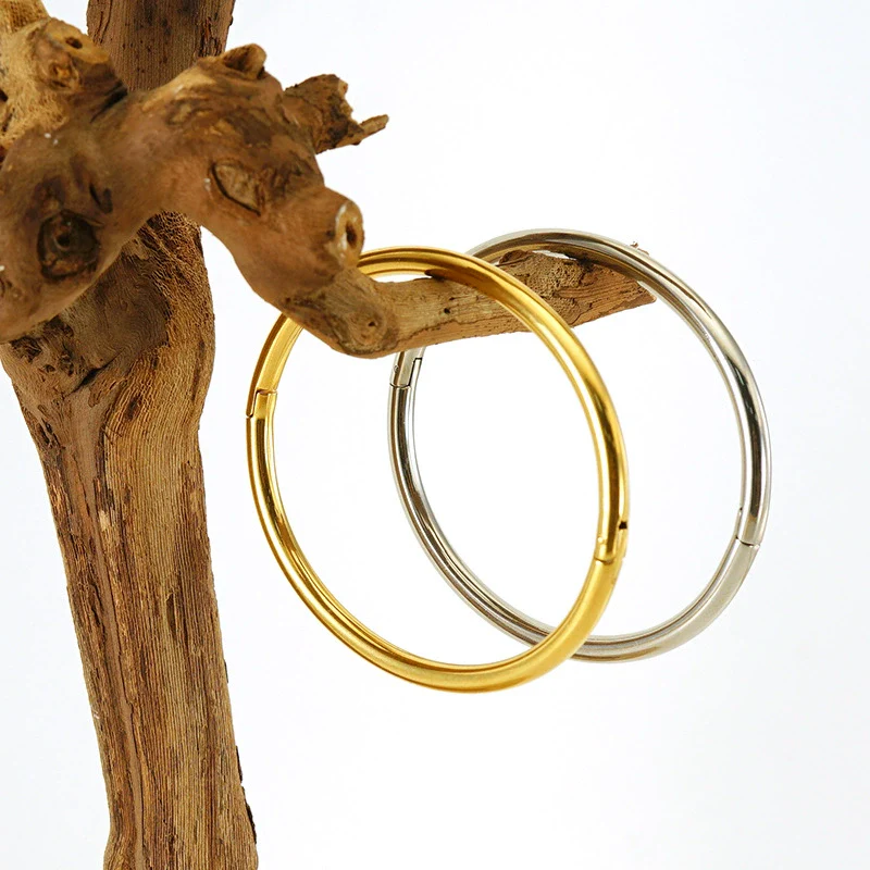 Simple Niche Oval 316L Stainless Steel And 18K Titanium Steel Electroplated Bracelet - Image 3