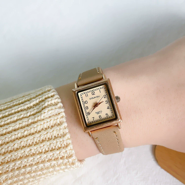 Square Women's Watch Alloy Case Ordinary Glass Mirror Thin Belt Small Dial Retro Leisure Style - Image 4