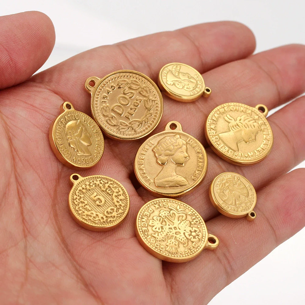 Stainless Steel Coin Round Pendant Necklace With Crown Pattern And Electroplating Treatment For Ladies - Image 4