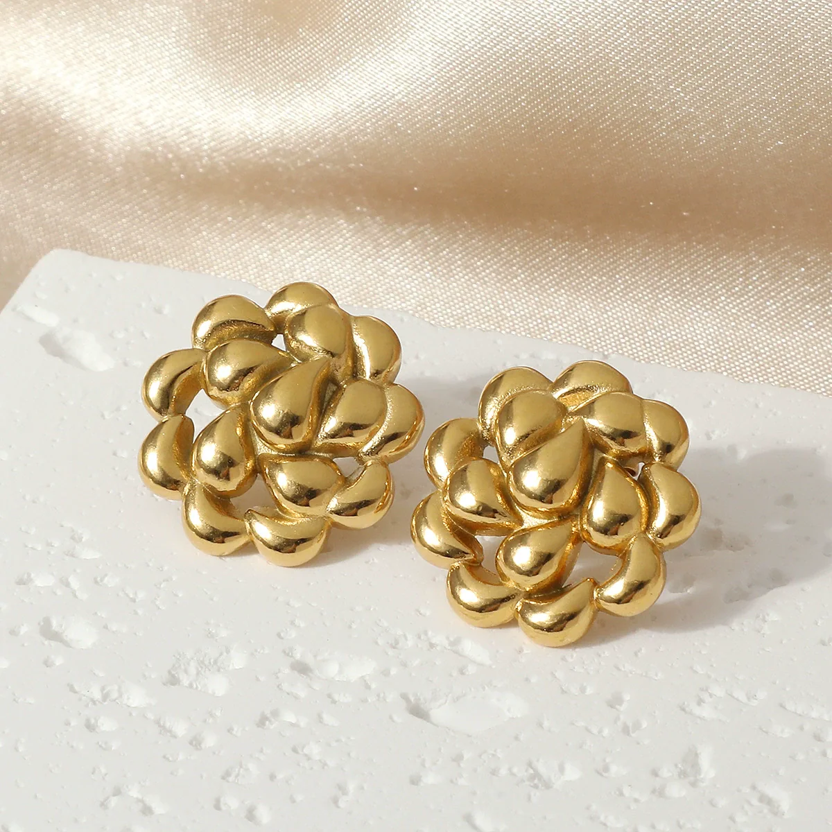 Stainless Steel Drop Shape Hollow Rotating Electroplated Women's Earrings - Image 6