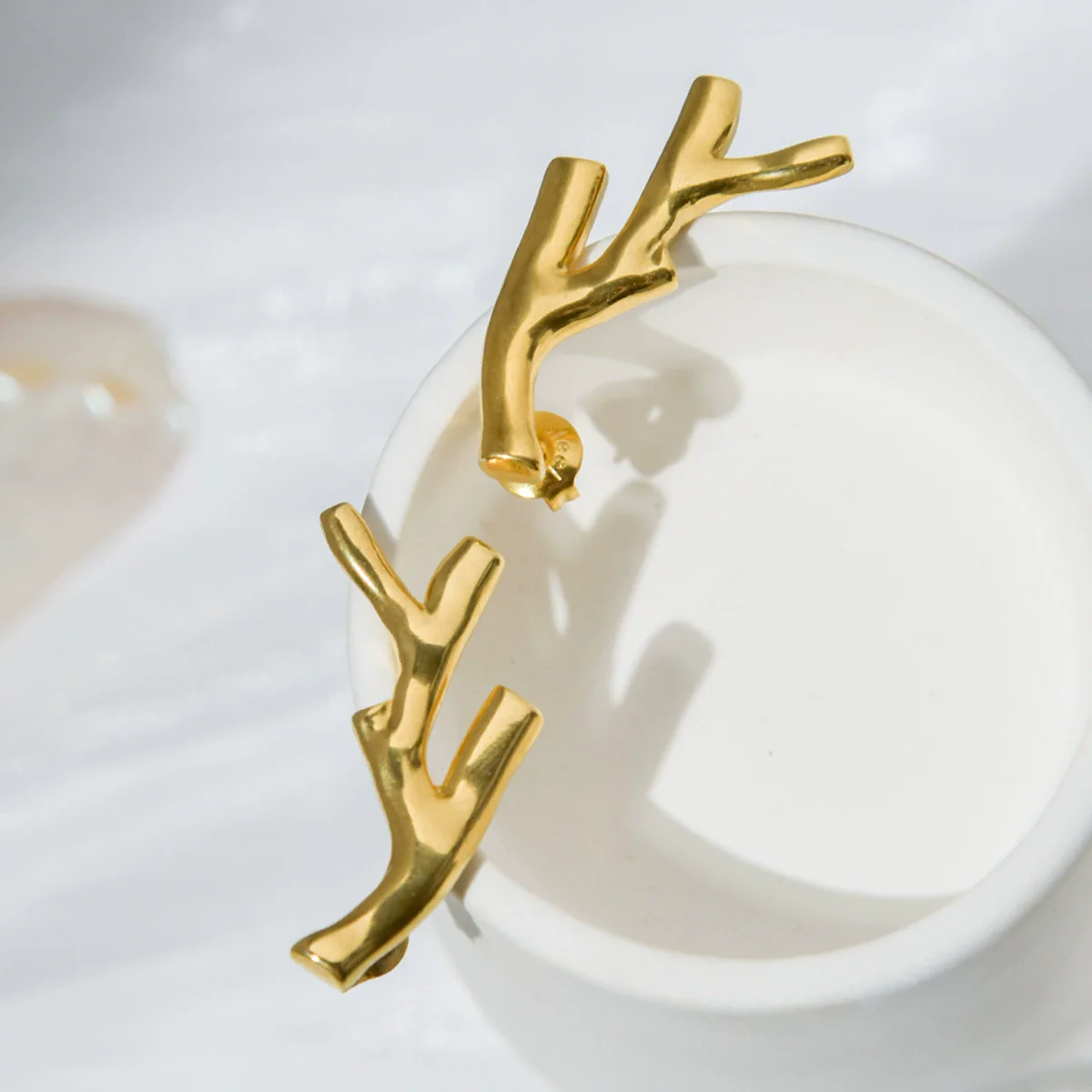 Stainless Steel Electroplated 18K Gold Fashion Personality Reindeer Antler Stud Earrings For Women