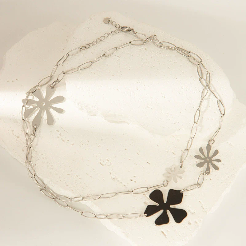 Stainless Steel Flower Fashion Necklace With Electroplating - Image 2
