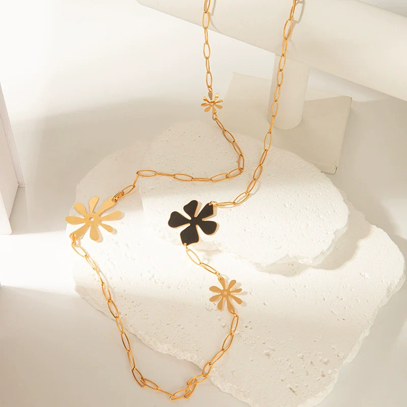 Stainless Steel Flower Fashion Necklace With Electroplating - Image 4