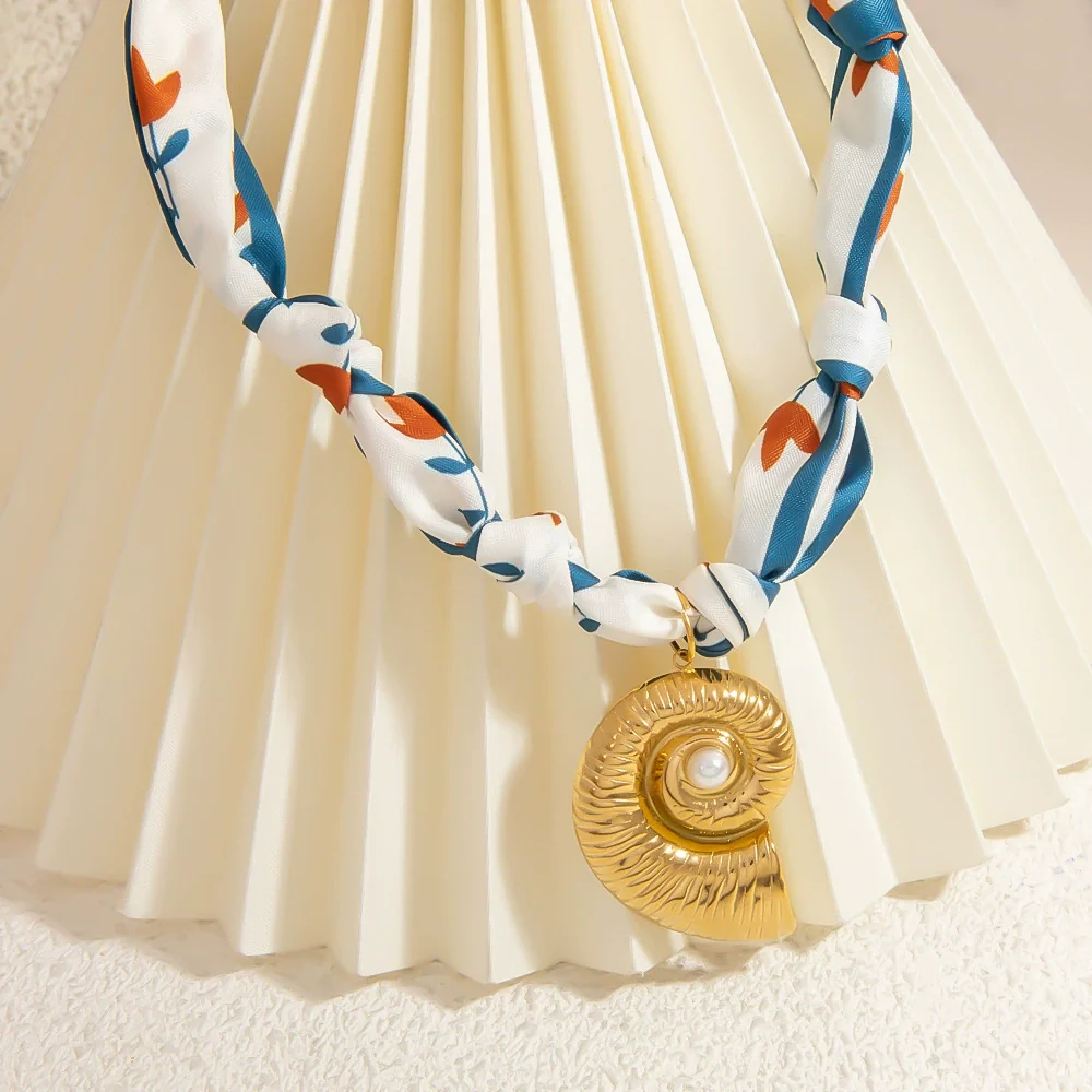 Stainless Steel Geometric Clavicle Chain Necklace With Electroplating - Image 2