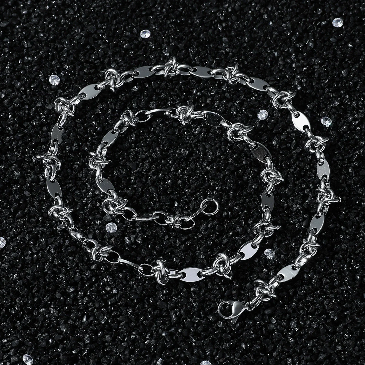 Stainless Steel Geometric Pig Nose Buckle Cuban Chain Necklace With Polishing Treatment Hiphop Style - Image 2