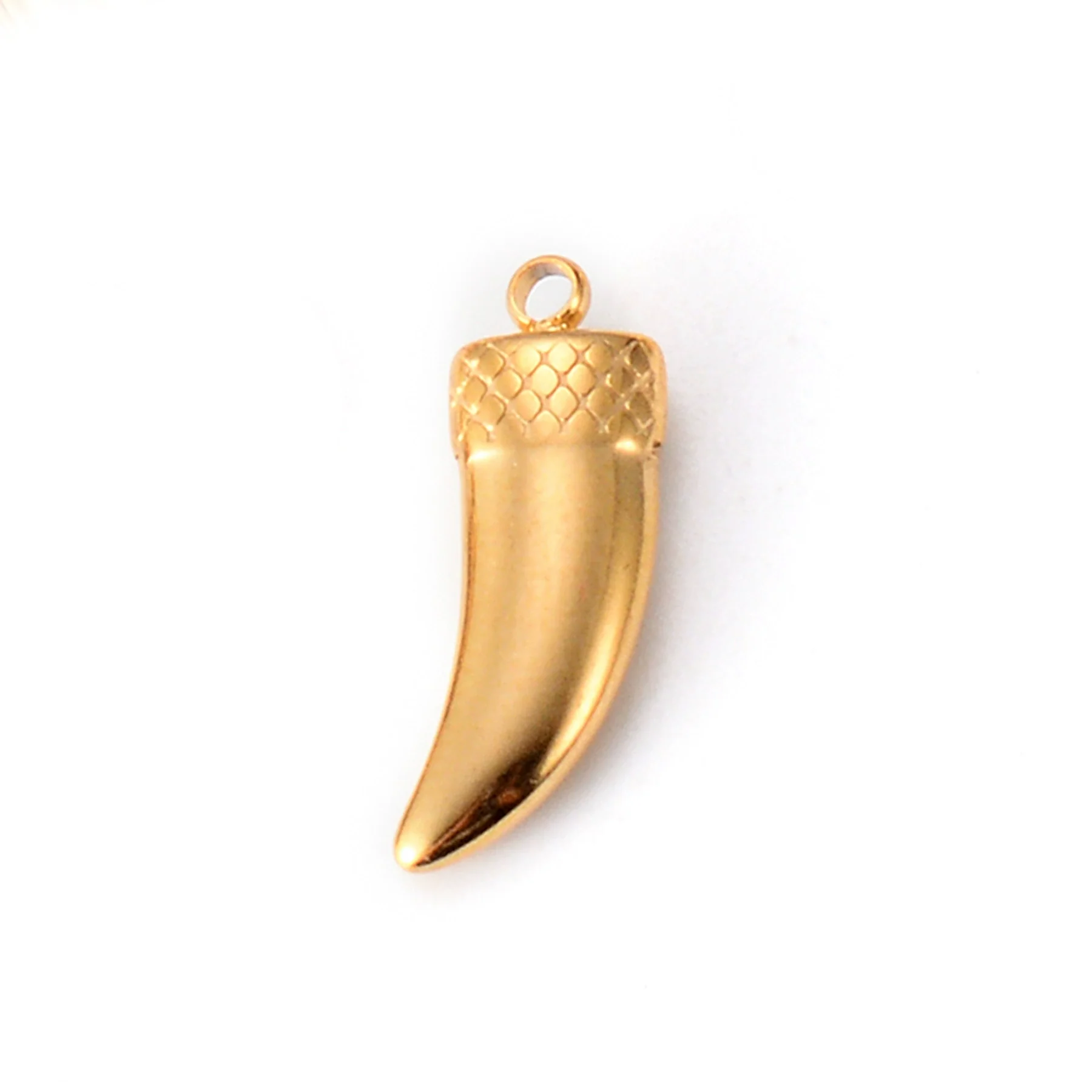 Stainless Steel Ginkgo Leaf And Pepper Leaves Flower Pendant Jewelry With Electroplating Treatment - Image 7