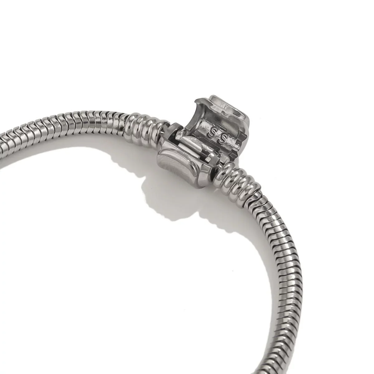 Stainless Steel Heart Pattern Beads Bracelet With Openable Snake Chain And Electroplating Treatment - Image 3