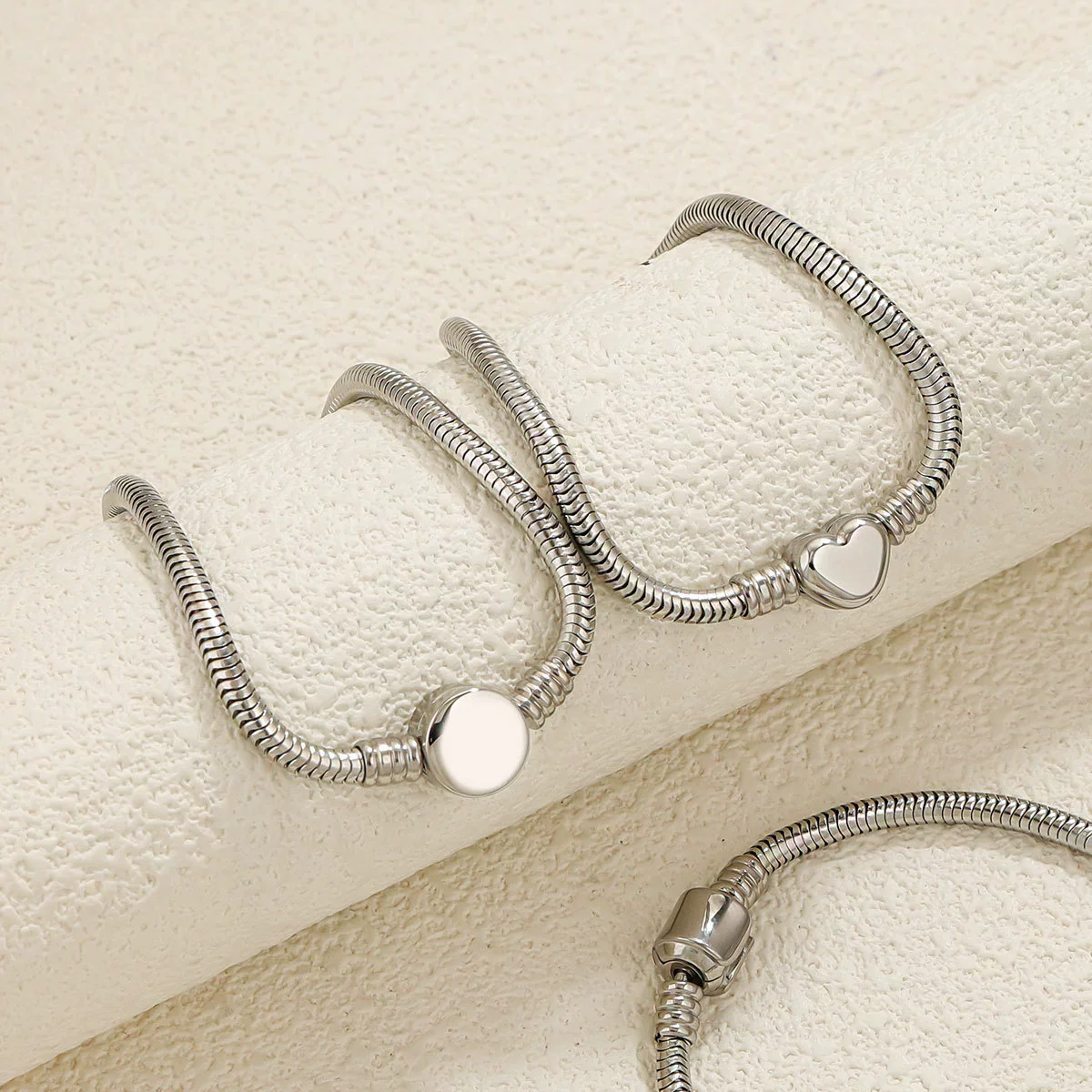 Stainless Steel Heart Pattern Beads Bracelet With Openable Snake Chain And Electroplating Treatment - Image 4