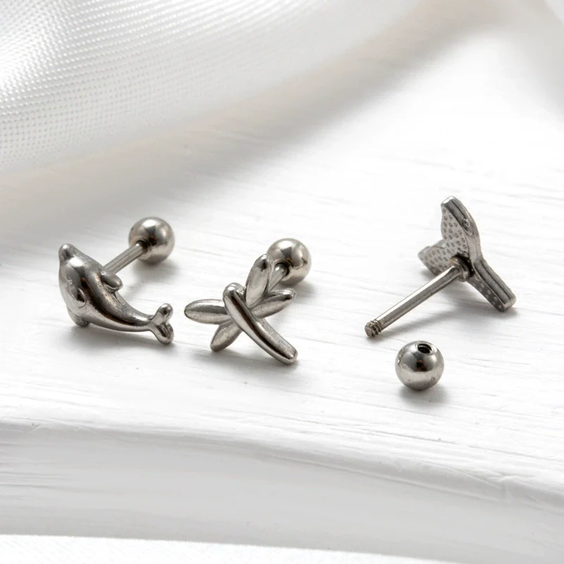 Stainless Steel Heart Shape Electroplated Women's Ear Studs - Image 4