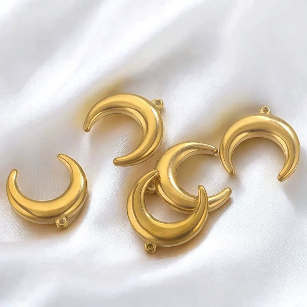 Stainless Steel Moon Pendant Jewelry Accessories With 18K Gold Plating - Image 3