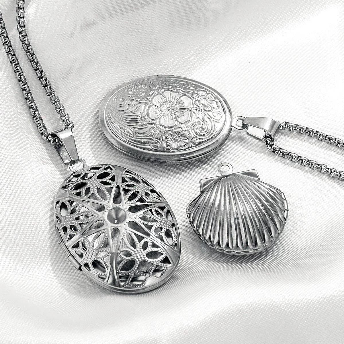 Stainless Steel Oval Photo Box Pendant Jewelry Accessories With Vintage Embossed Pattern And Electroplating - Image 2