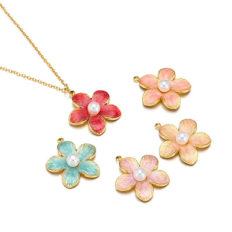 Stainless Steel Retro Flower Pendant Necklace With Electroplating - Image 5