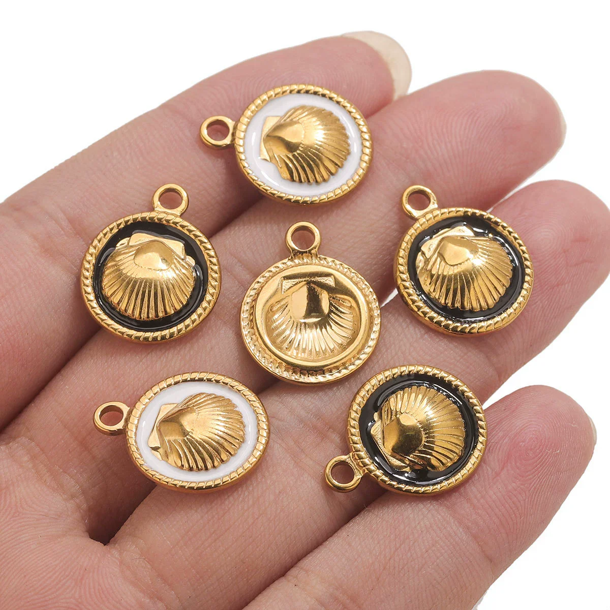 Stainless Steel Shell Round Pendant Jewelry Accessories For Women With Electroplating - Image 2