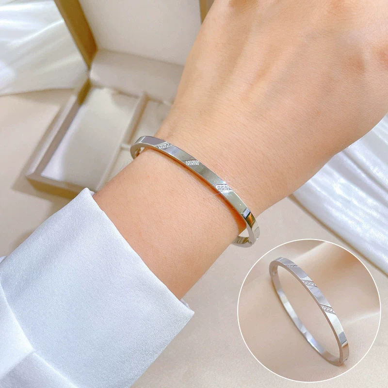 Titanium Steel Bracelet Retro Fashion Electroplated Jewelry With Cross Design - Image 3