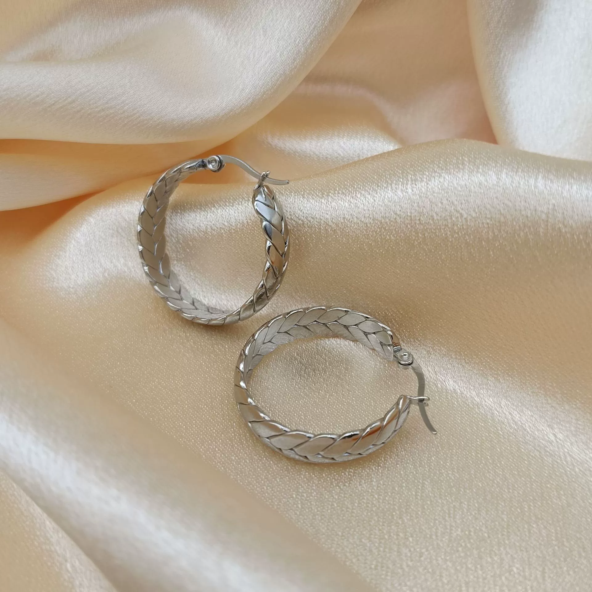 Titanium Steel Braided Circle Geometric Earrings For Women With Polishing Treatment - Image 3