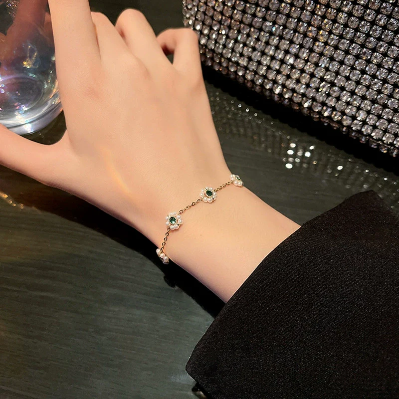 Titanium Steel Flower Diamond Women's Retro Bracelet - Image 2