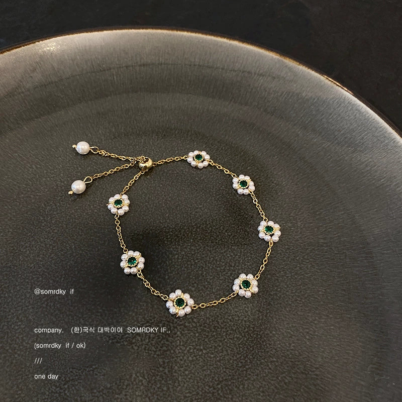 Titanium Steel Flower Diamond Women's Retro Bracelet - Image 3