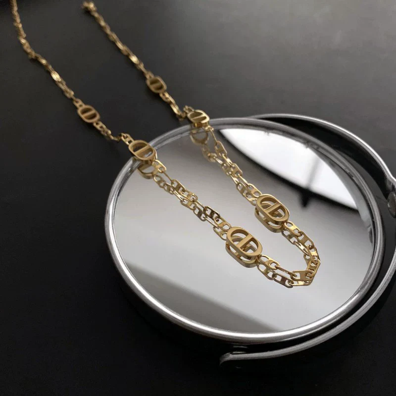 Titanium Steel Geometric Light Luxury Retro Women's Necklace With Electroplating - Image 6