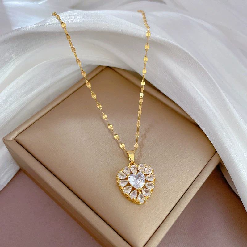 Titanium Steel Heart Full Diamond Real Gold Electroplated Light Luxury Style Women's Necklace With Geometric Pattern - Image 6