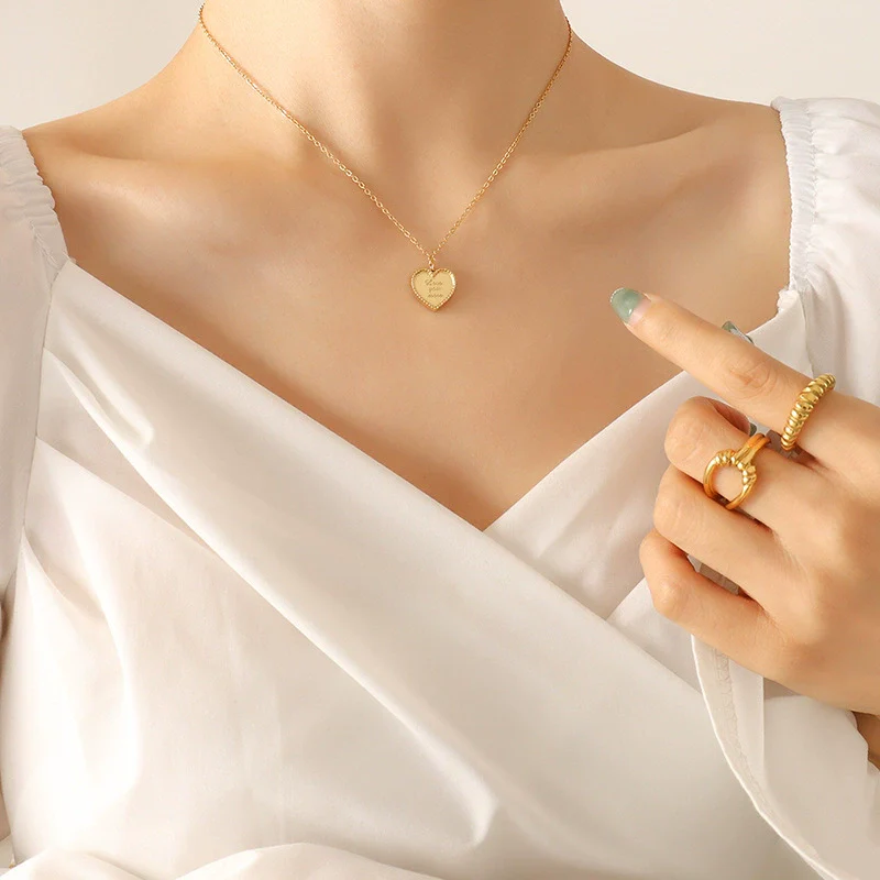 316L Stainless Steel Heart Pendant Necklace With Frosted Finish And Cross Chain Style - Image 5