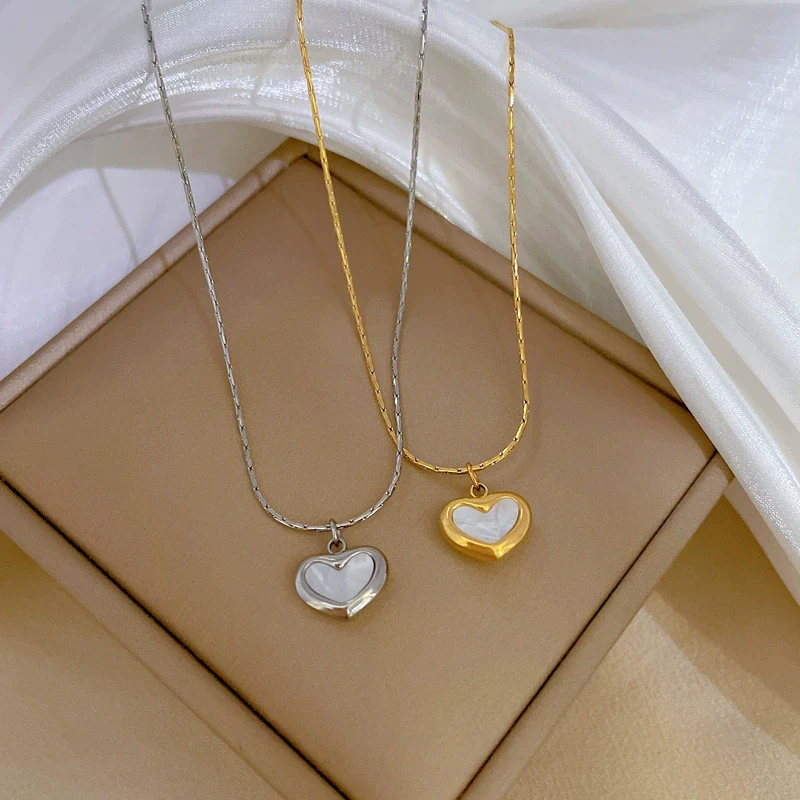 Titanium Steel Love Motherofpearl Normcore Style Furnace Real Gold Electroplated Necklace With Geometric Pattern For Female And Unisex - Image 4