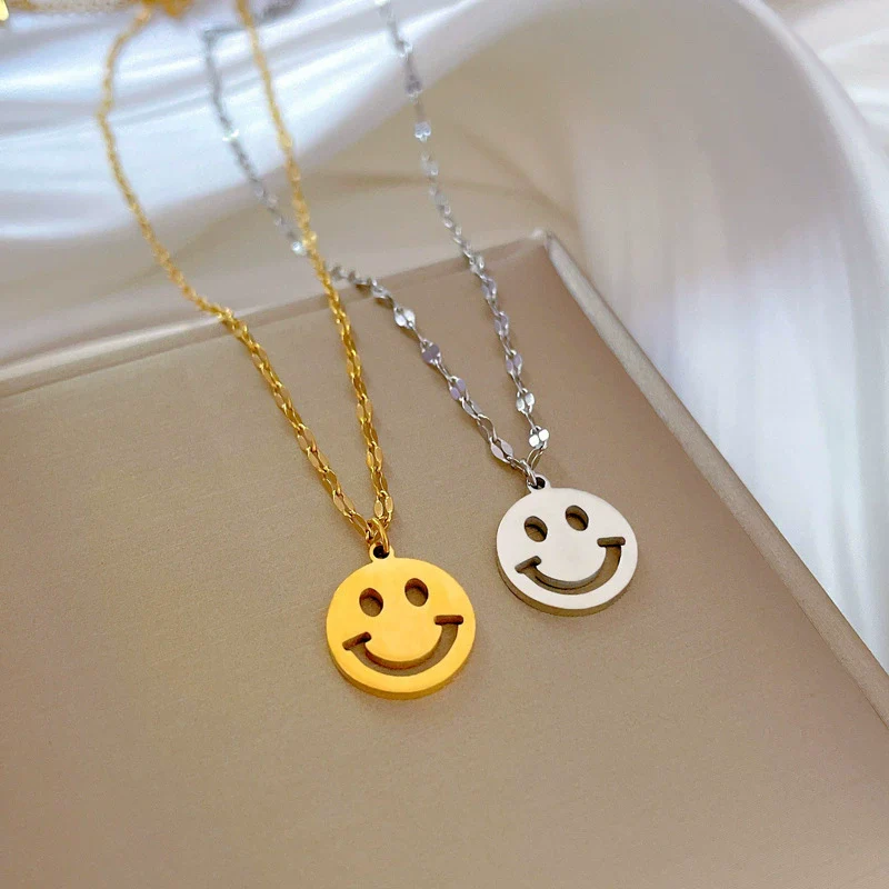 Titanium Steel Round Smiling Face Geometric Fashion Minimalist Electroplated Necklace For Women And Unisex - Image 3