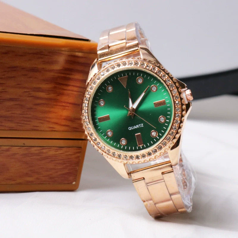 Unisex Alloy And Stainless Steel Round Dial Luxury Quartz Watch With Green Water Ghost Style - Image 3