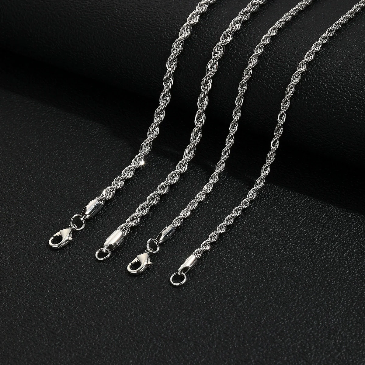 Unisex Iron Twist Chain Necklace With Geometric Pattern And Electroplating Treatment