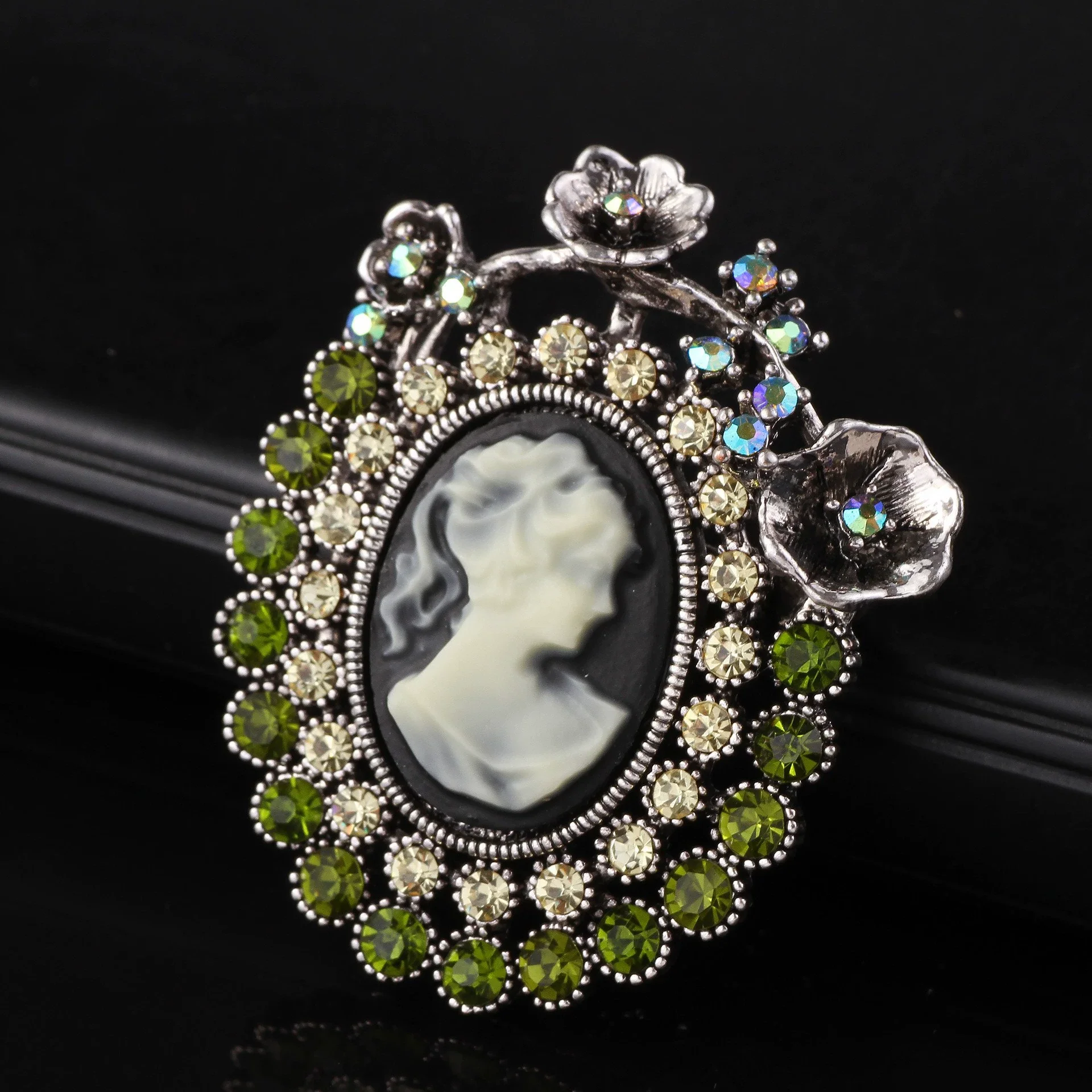 Vintage Fashion Ol Style Alloy Head Brooch Pin With Cartoon Characters Electroplated For Women - Image 13