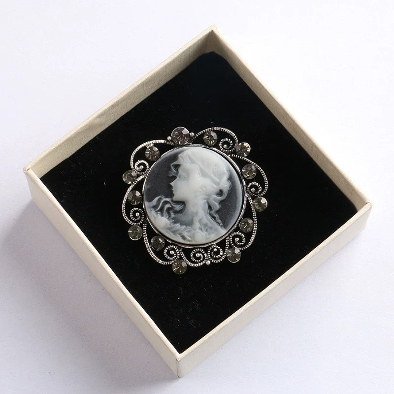 Vintage Fashion Ol Style Alloy Head Brooch Pin With Cartoon Characters Electroplated For Women - Image 15