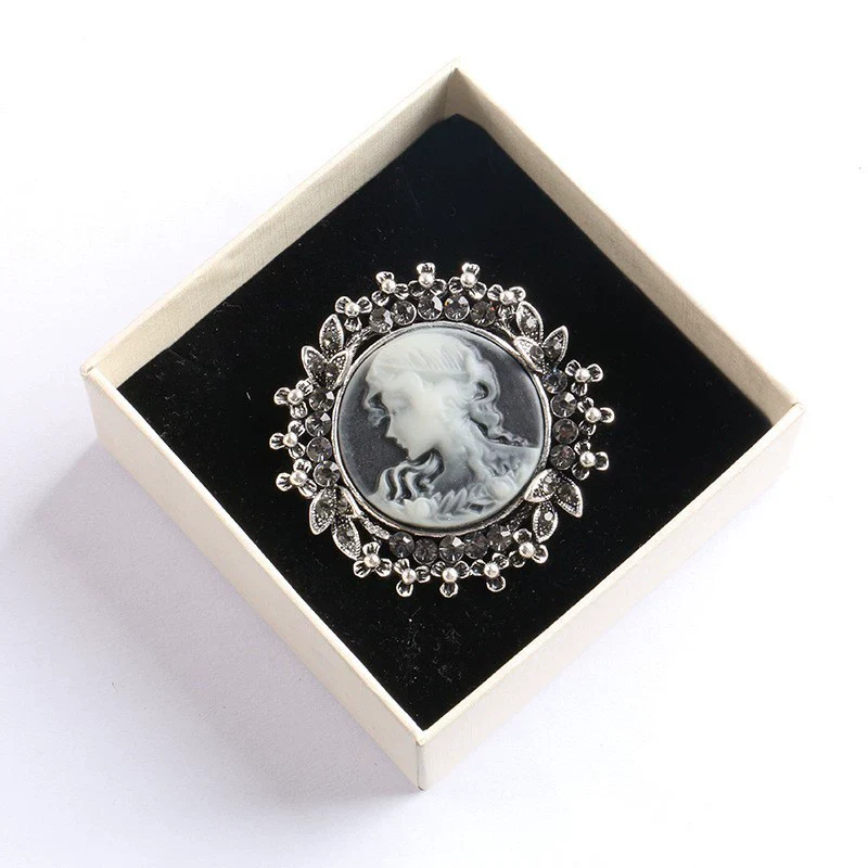Vintage Fashion Ol Style Alloy Head Brooch Pin With Cartoon Characters Electroplated For Women - Image 17