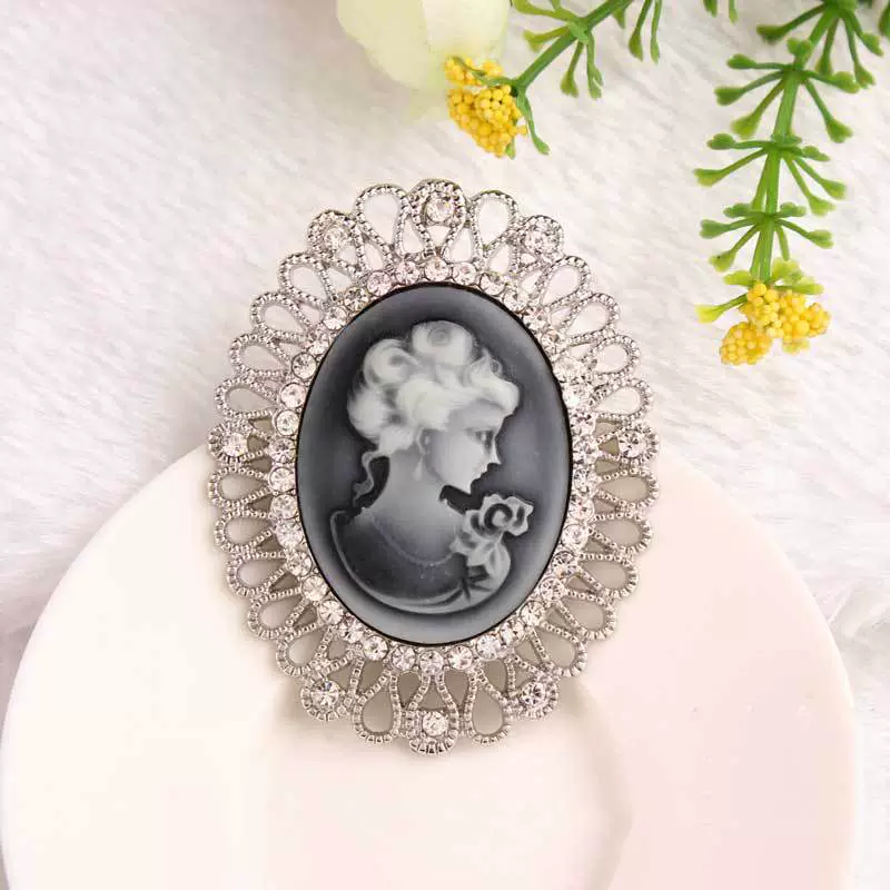 Vintage Fashion Ol Style Alloy Head Brooch Pin With Cartoon Characters Electroplated For Women - Image 3