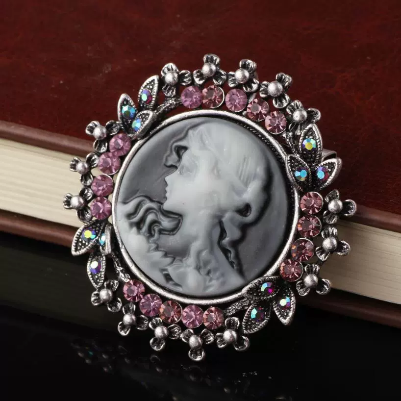 Vintage Fashion Ol Style Alloy Head Brooch Pin With Cartoon Characters Electroplated For Women - Image 4