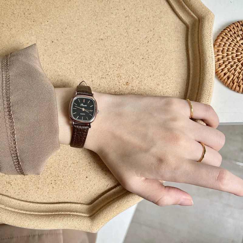 Vintage Women's Alloy Watch Simple Elegant And Leisure Style - Image 2
