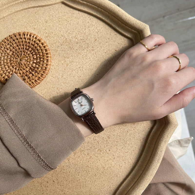 Vintage Women's Alloy Watch Simple Elegant And Leisure Style - Image 3