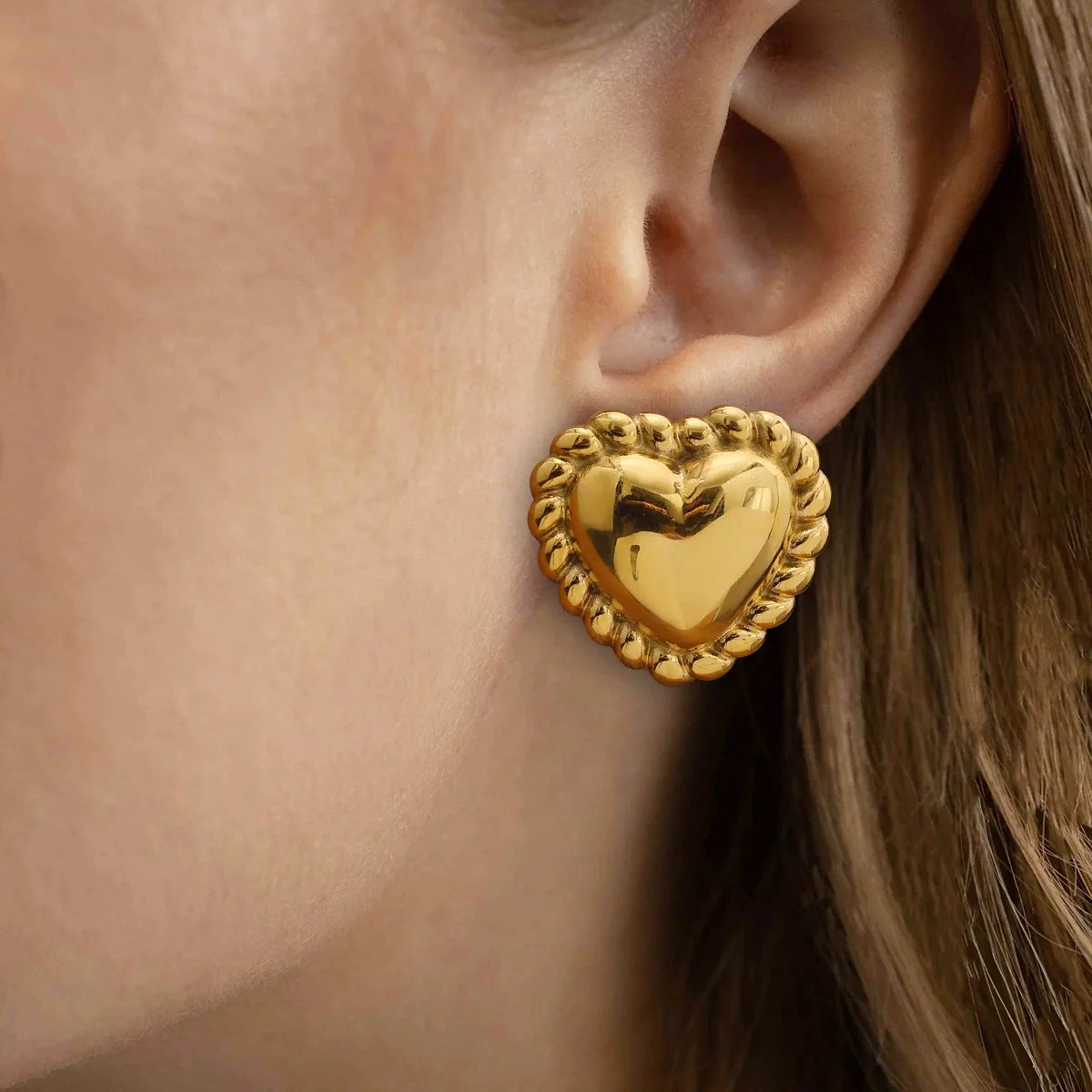 Wholesale 18K Gold Electroplated Stainless Steel Geometric And Heart Shaped Women's Earrings - Image 3