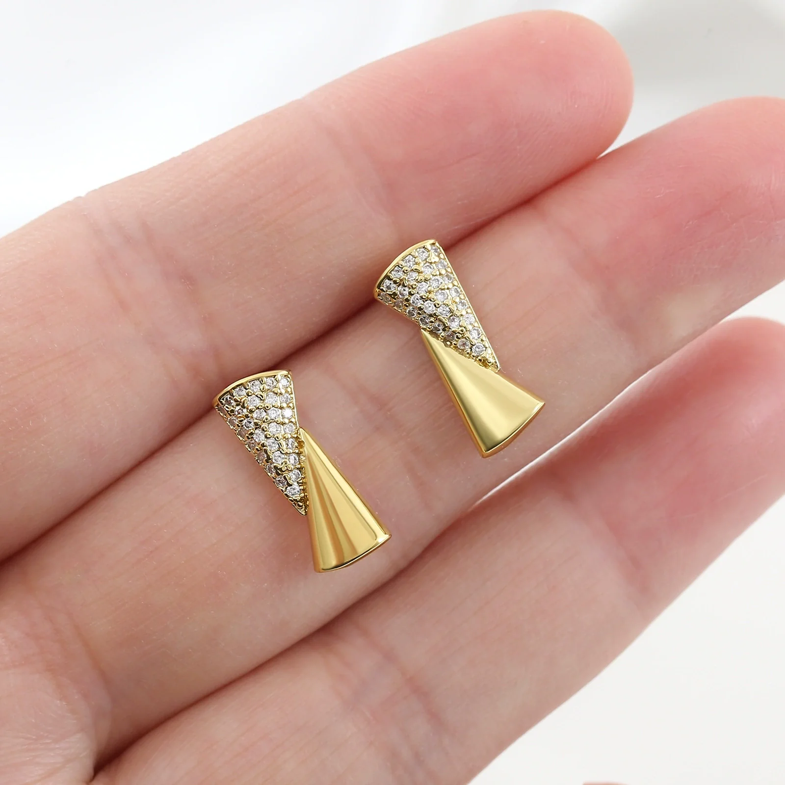 Wholesale 18K Gold Plated Geometric Copper Earrings With Triangular And Square Zircon Encrusted Ear Clips For Women - Image 3