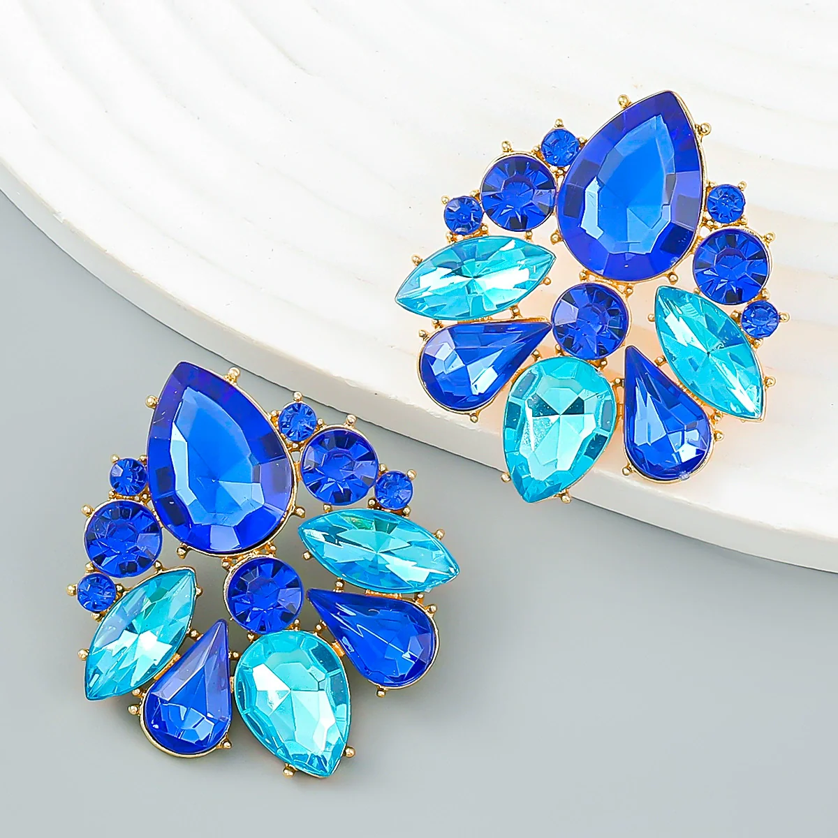 Wholesale Alloy Diamond Geometric Earrings For Women - Image 3