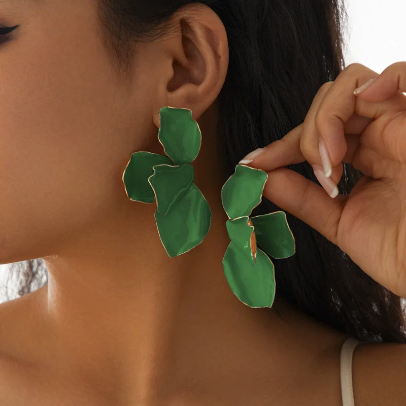 Wholesale Alloy Dripping Oil Flower Pattern Exaggerated Women's Earrings Sweet Style - Image 2