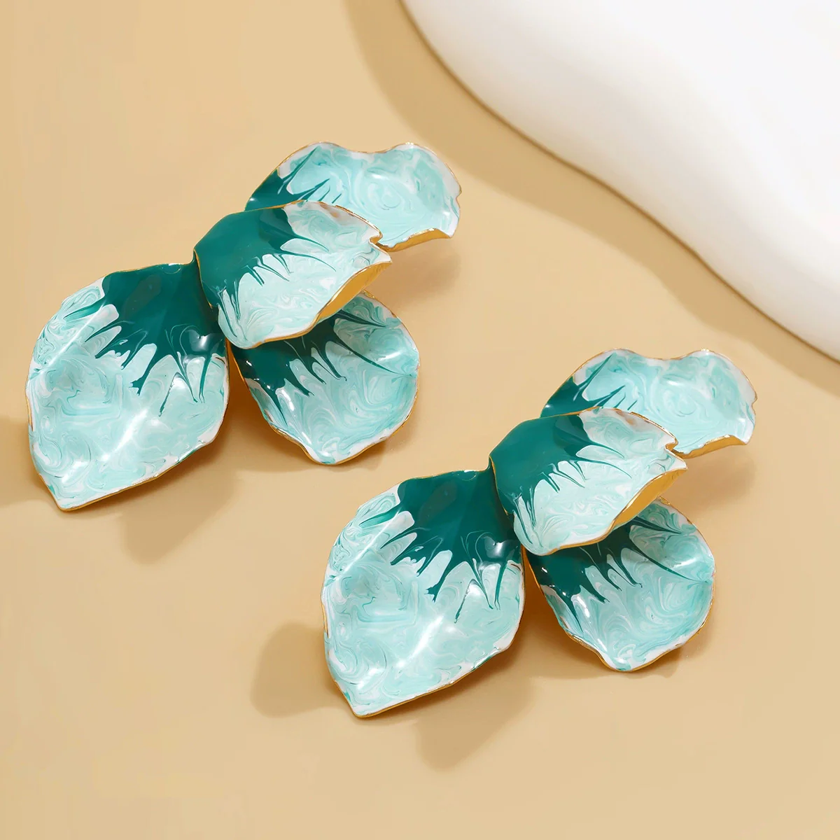 Wholesale Alloy Dripping Oil Flower Pattern Exaggerated Women's Earrings Sweet Style - Image 7