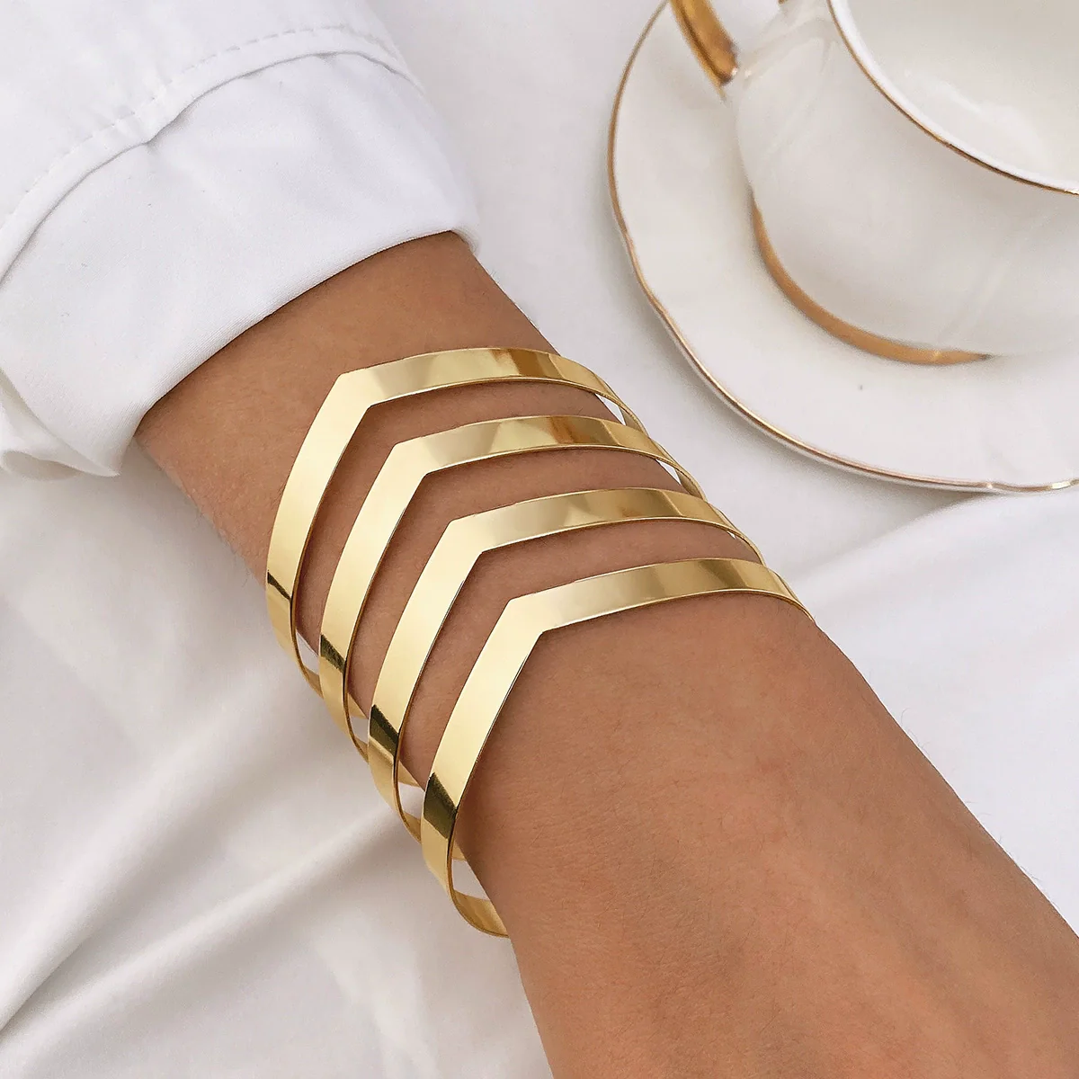 Wholesale Alloy Exaggerated Geometric Multilayer Electroplated Bracelet For Women - Image 13