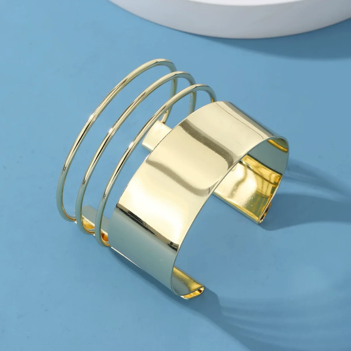 Wholesale Alloy Exaggerated Geometric Multilayer Electroplated Bracelet For Women - Image 3