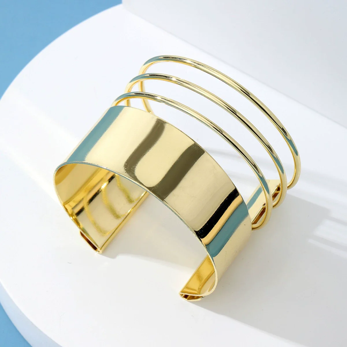 Wholesale Alloy Exaggerated Geometric Multilayer Electroplated Bracelet For Women - Image 4