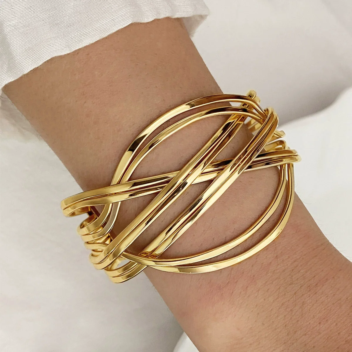 Wholesale Alloy Exaggerated Geometric Multilayer Electroplated Bracelet For Women - Image 7